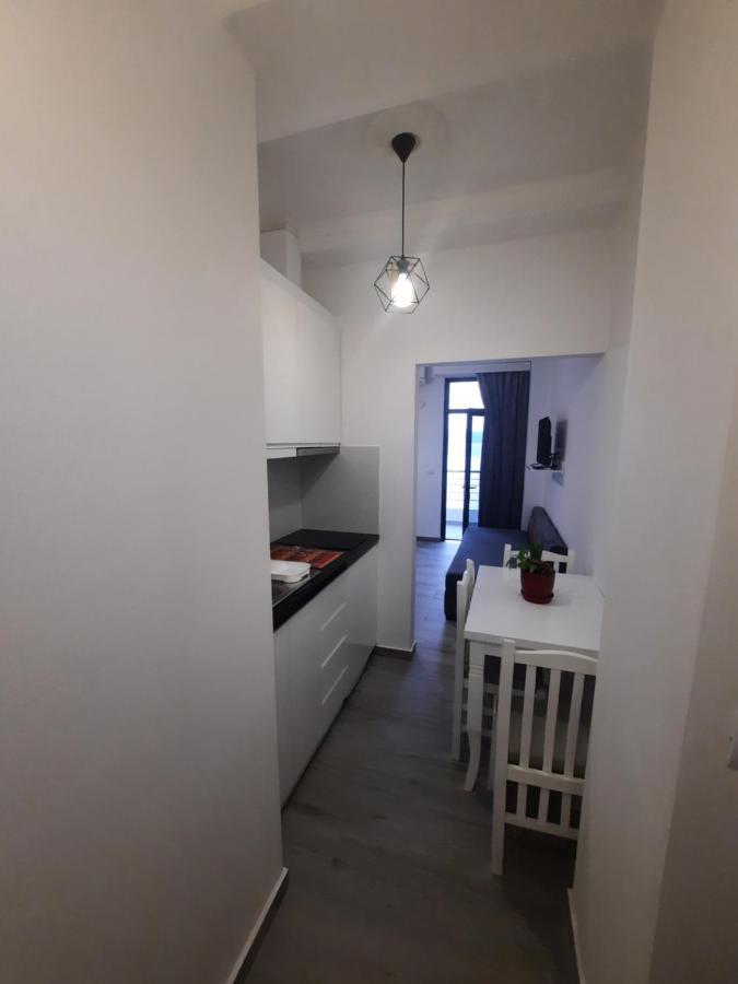 Nora'S Guesthouse Sarande Exterior photo