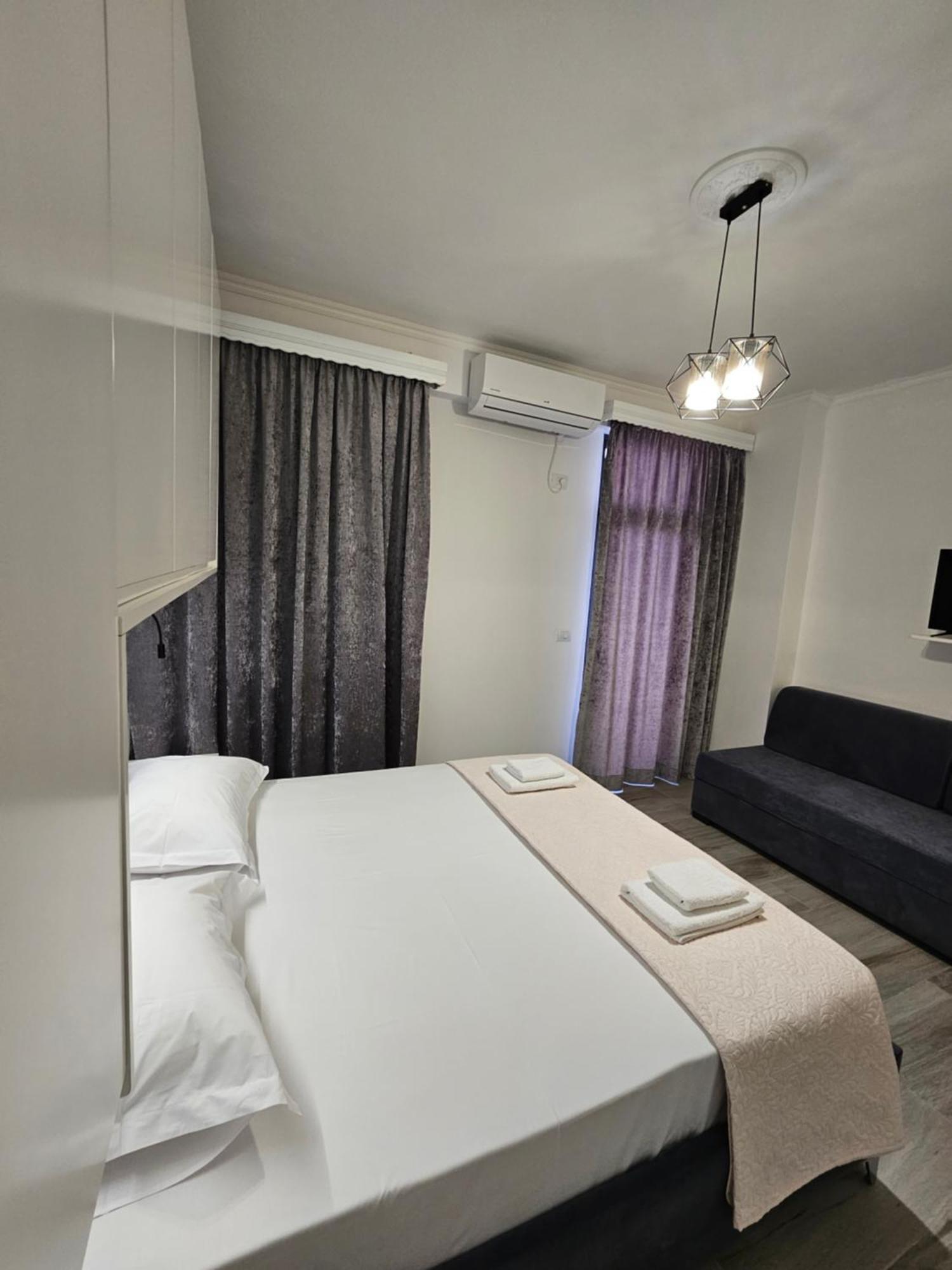 Nora'S Guesthouse Sarande Exterior photo