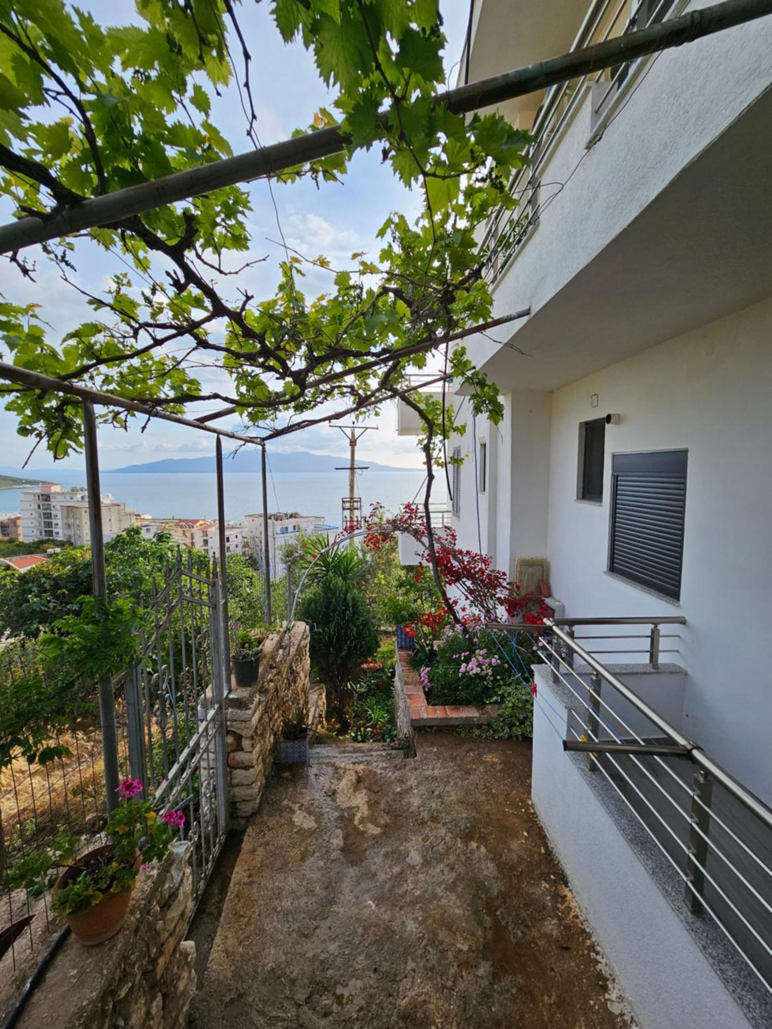 Nora'S Guesthouse Sarande Exterior photo