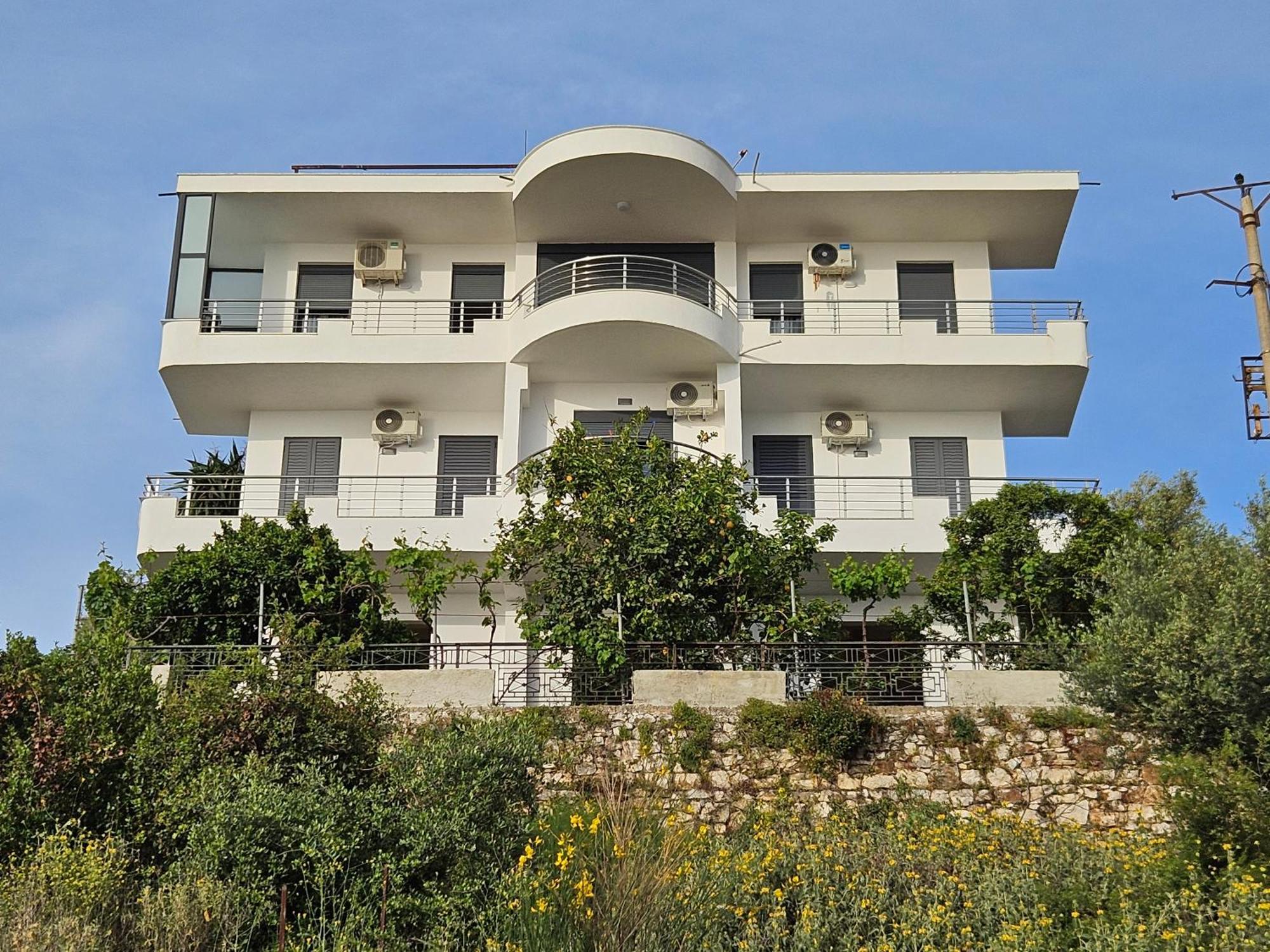 Nora'S Guesthouse Sarande Exterior photo
